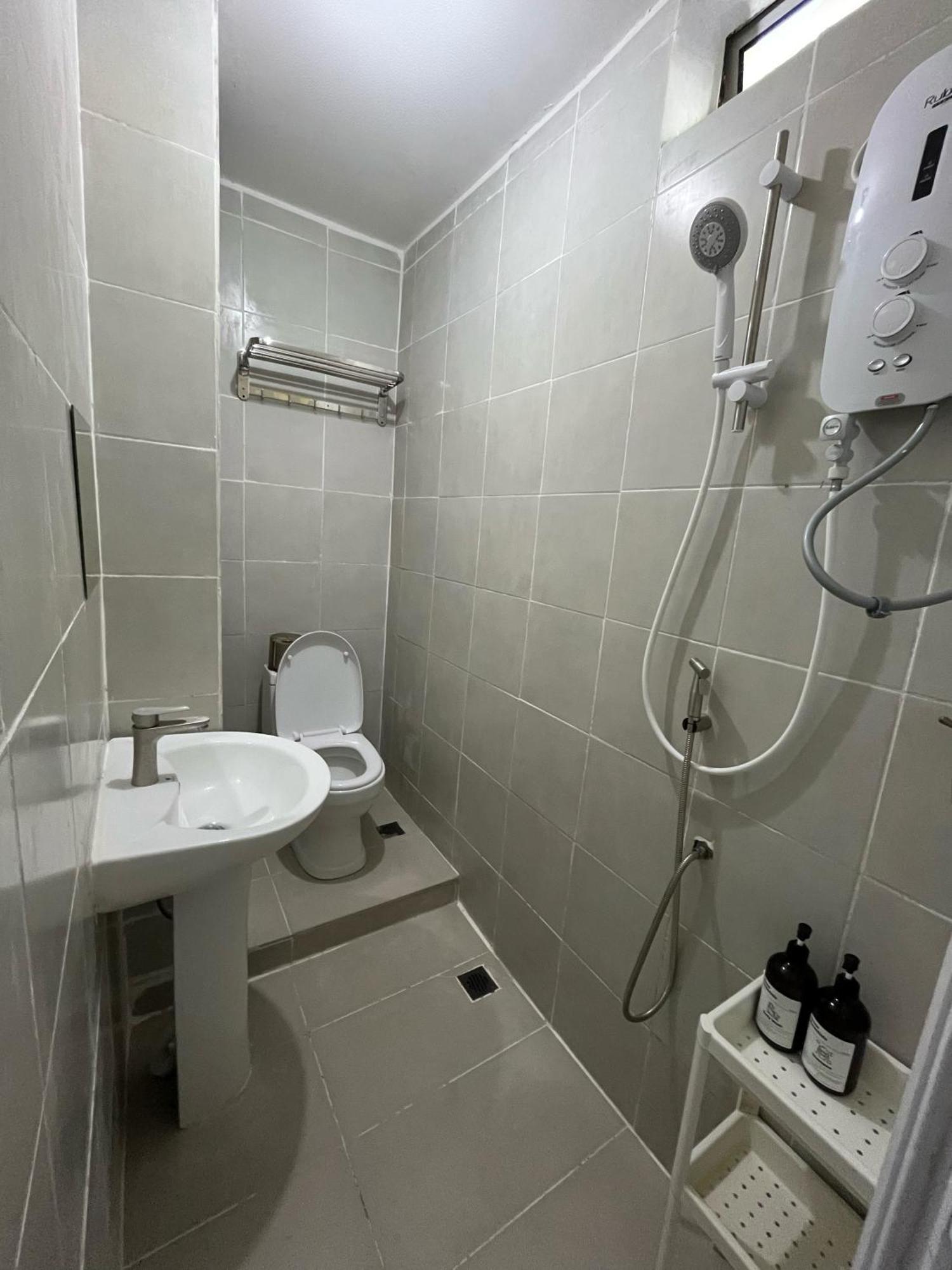 La Wood Homestay Near Kuala Besut Jetty Bagian luar foto